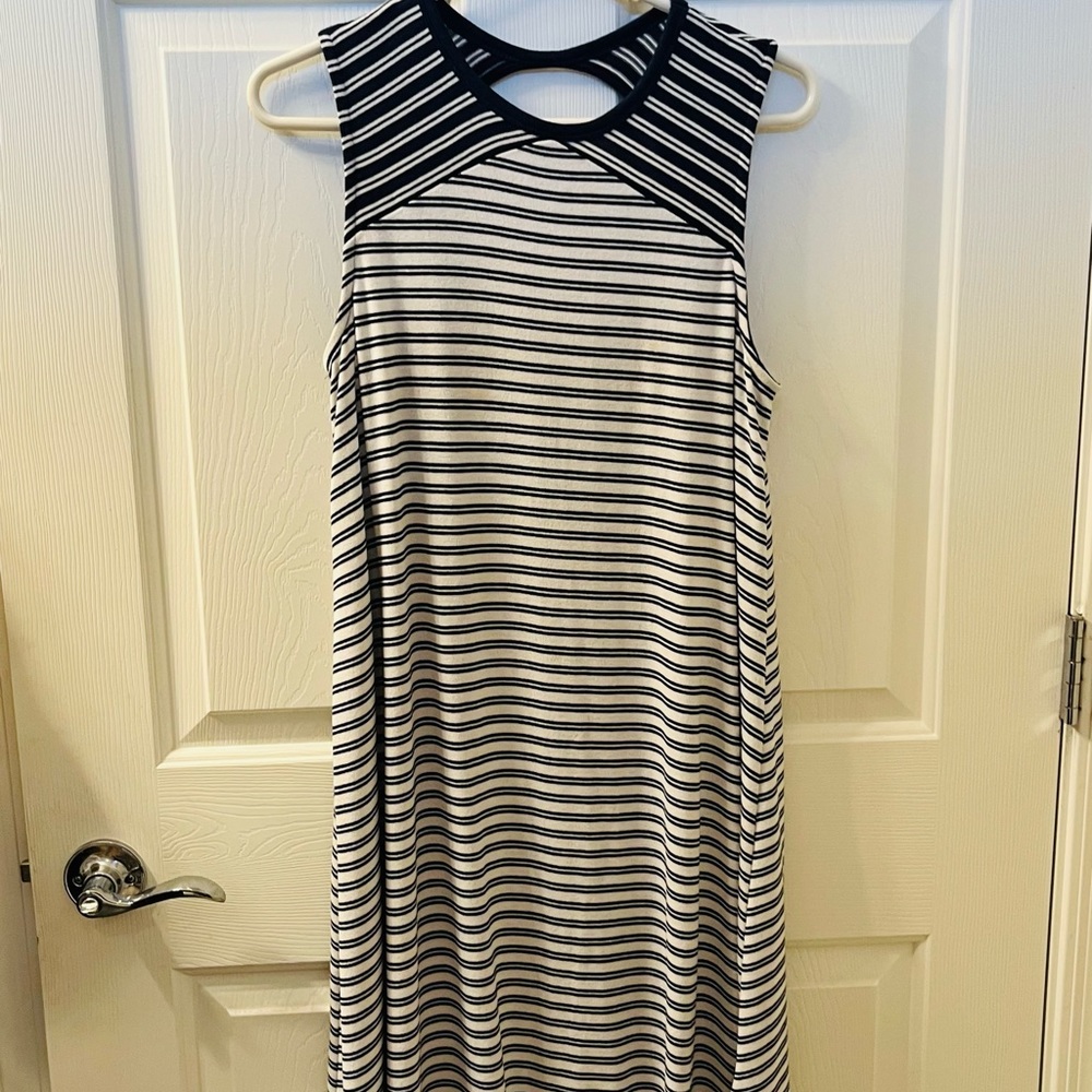 Cute GAP swing dress-Nautical navy stripe pattern #posh affiliate campaign